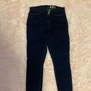 NWT HUE (DSW Brand) Leggings